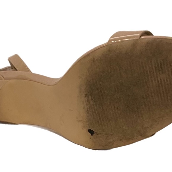 Steve Madden Sillly Nude Ankle Strap Patient Leather Heels Size 7.5M N3297 EUC - Picture 6 of 9